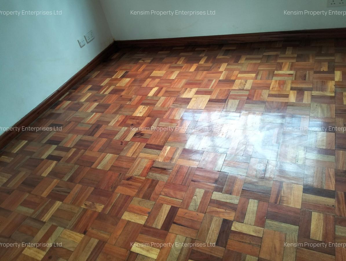 5 Bed Townhouse with En Suite in Lavington - 9