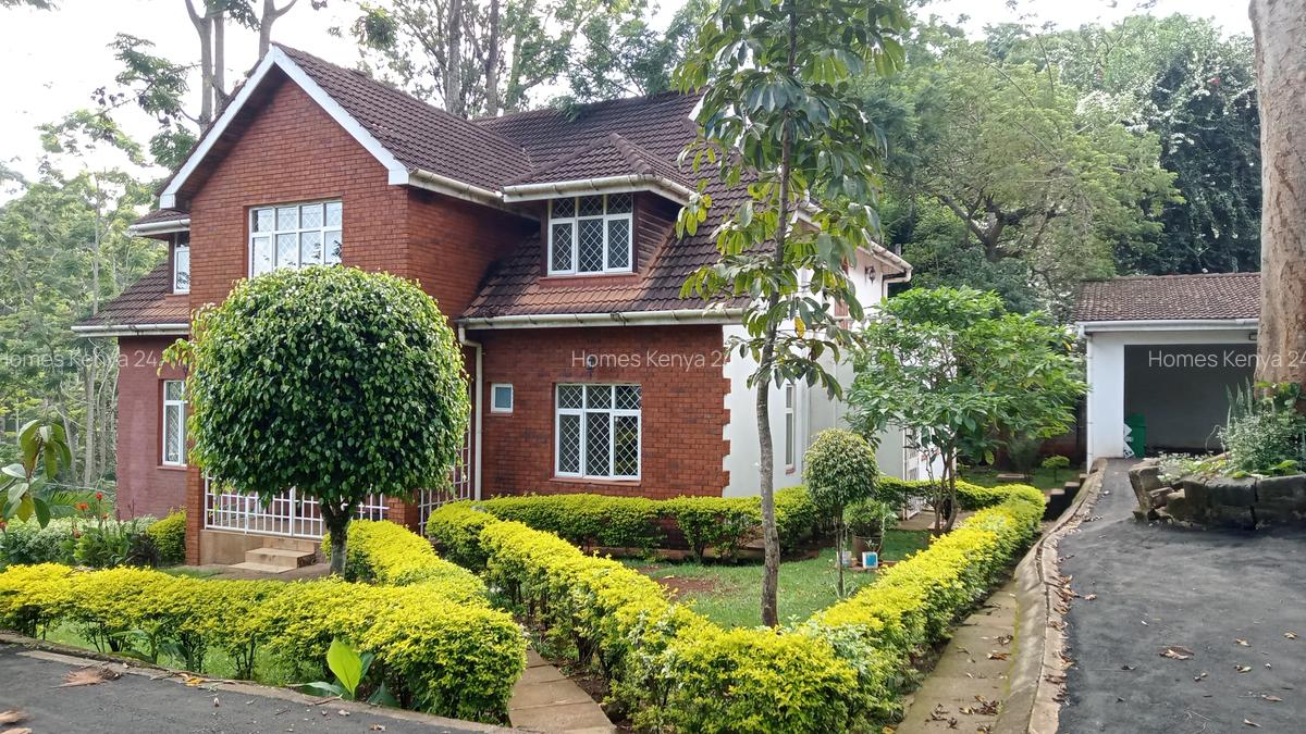 5 Bed House in Rosslyn - 1