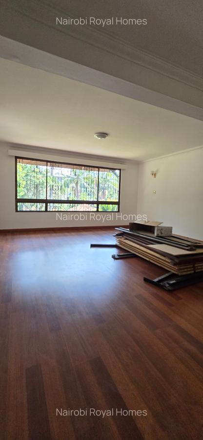 5 Bed House with En Suite at Off Un Avenue - 10