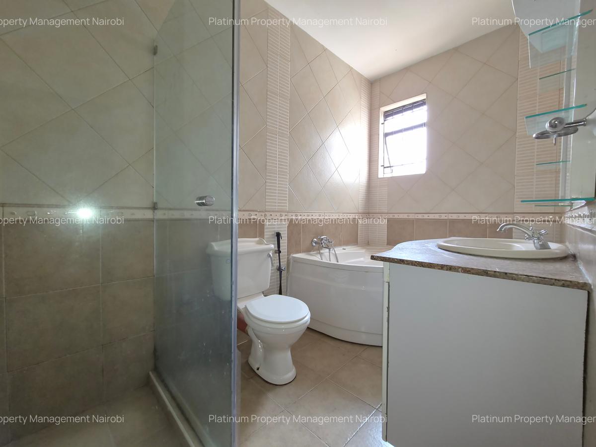 4 Bed House with En Suite at Grevillea Grove - 17