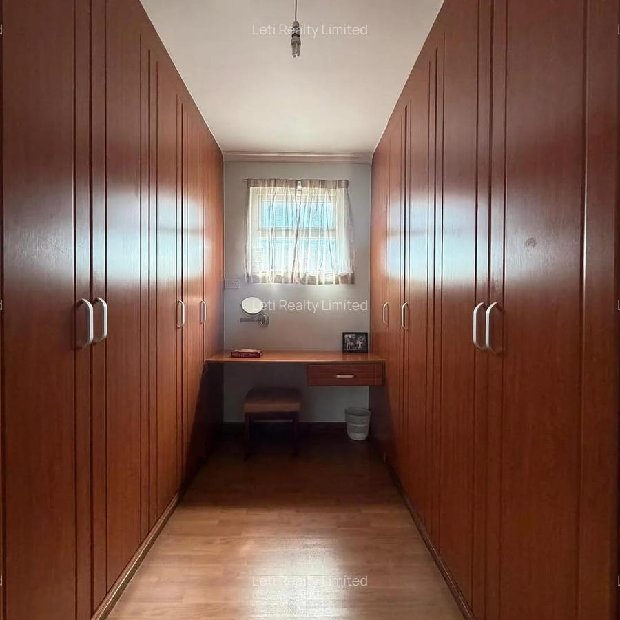 4 Bed Townhouse with En Suite in Lavington - 11