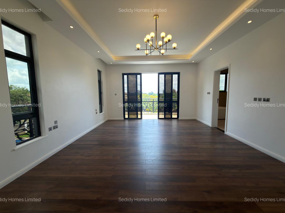 5 Bed Villa with En Suite in Lavington - 13