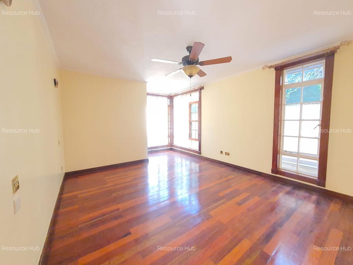 5 Bed House with En Suite at Kyuna - 18