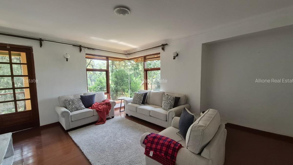 5 Bed Townhouse with Garden at Near The Hub - 6