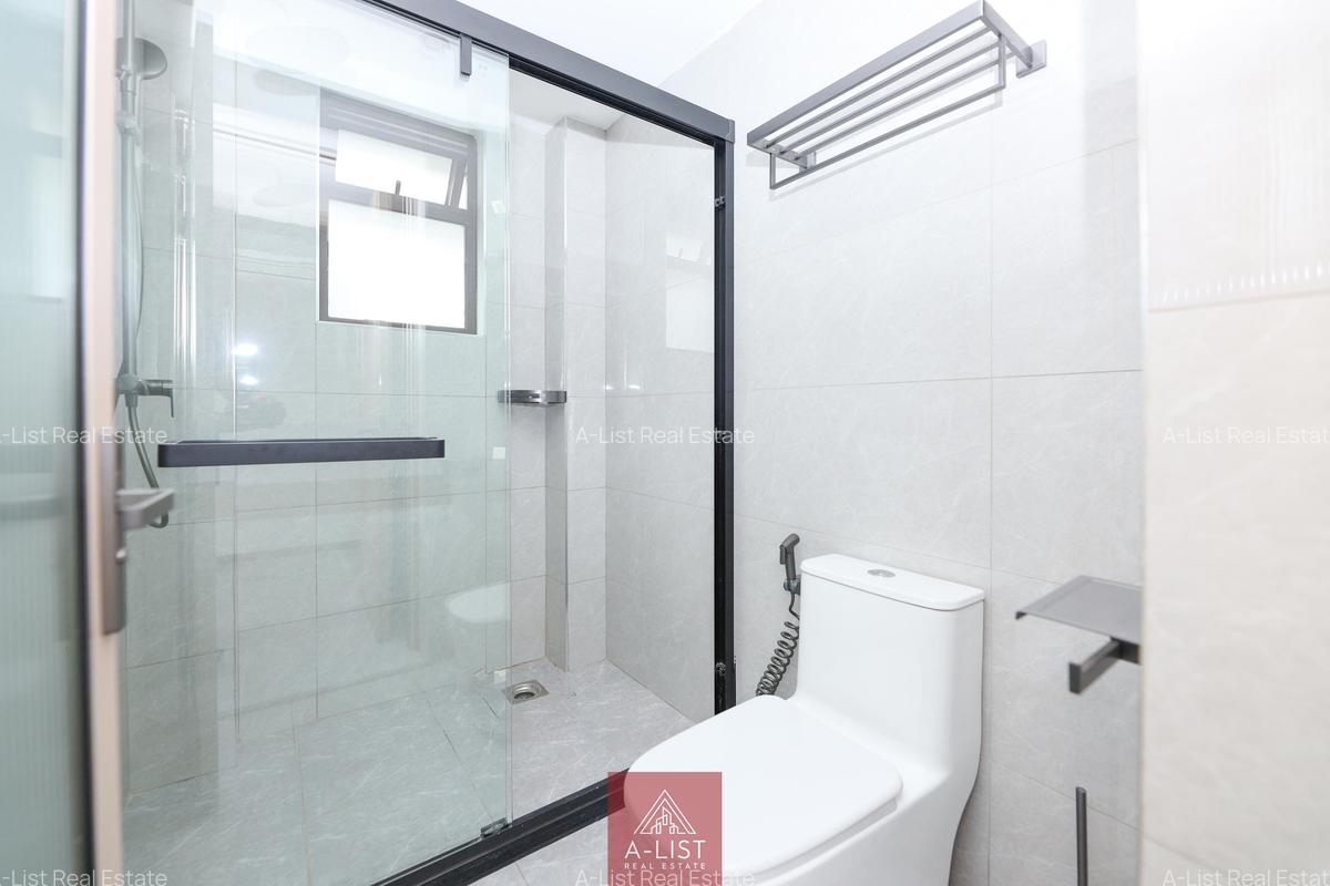 3 Bed Apartment with En Suite at Riverside Drive - 16