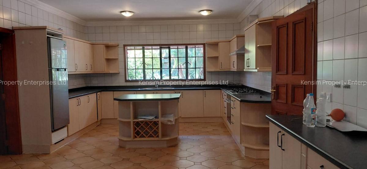 5 Bed Townhouse with En Suite in Runda - 13