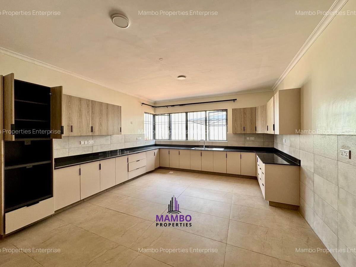 5 Bed Villa with En Suite at Westlands - 2