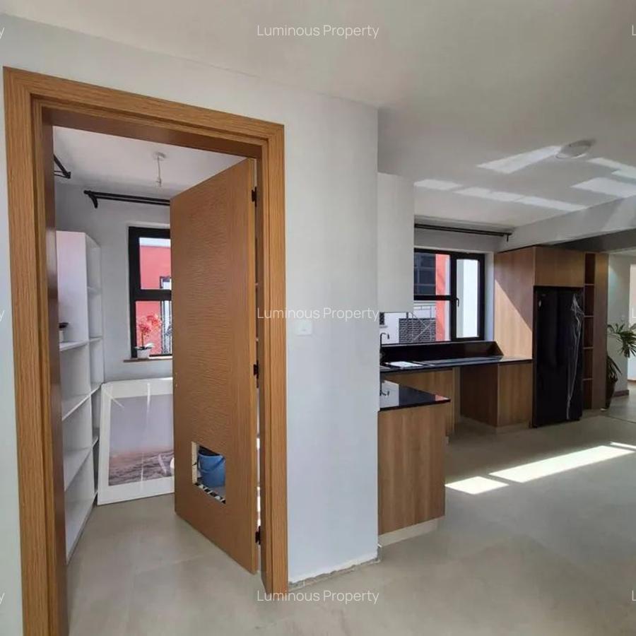 4 Bed House with En Suite at Membley - 18