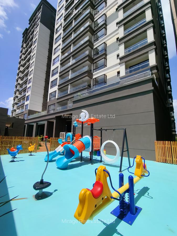 3 Bed Apartment with En Suite in Riverside - 4