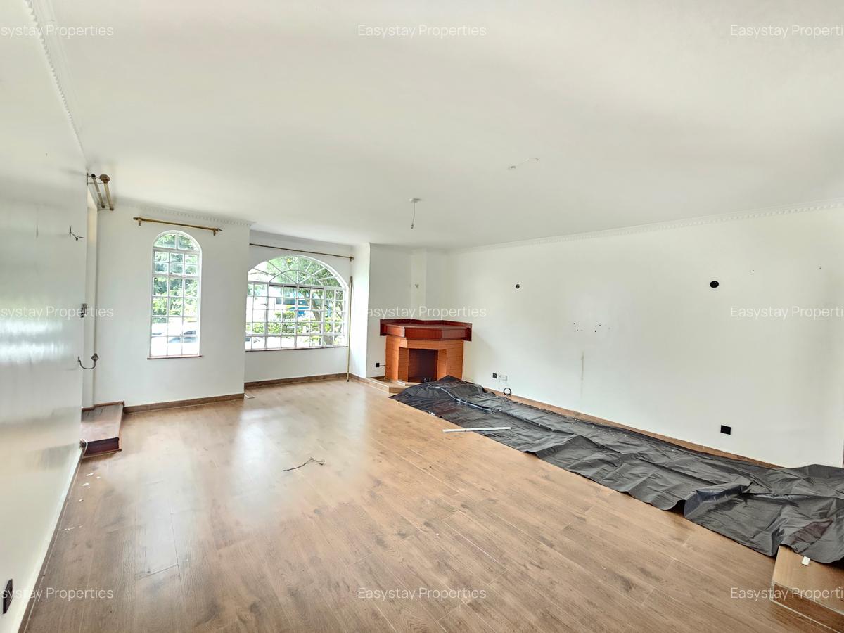 4 Bed Townhouse with En Suite in Lavington - 3