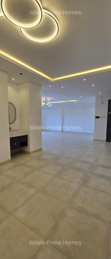 Serviced 4 Bed Apartment with En Suite in Parklands - 2