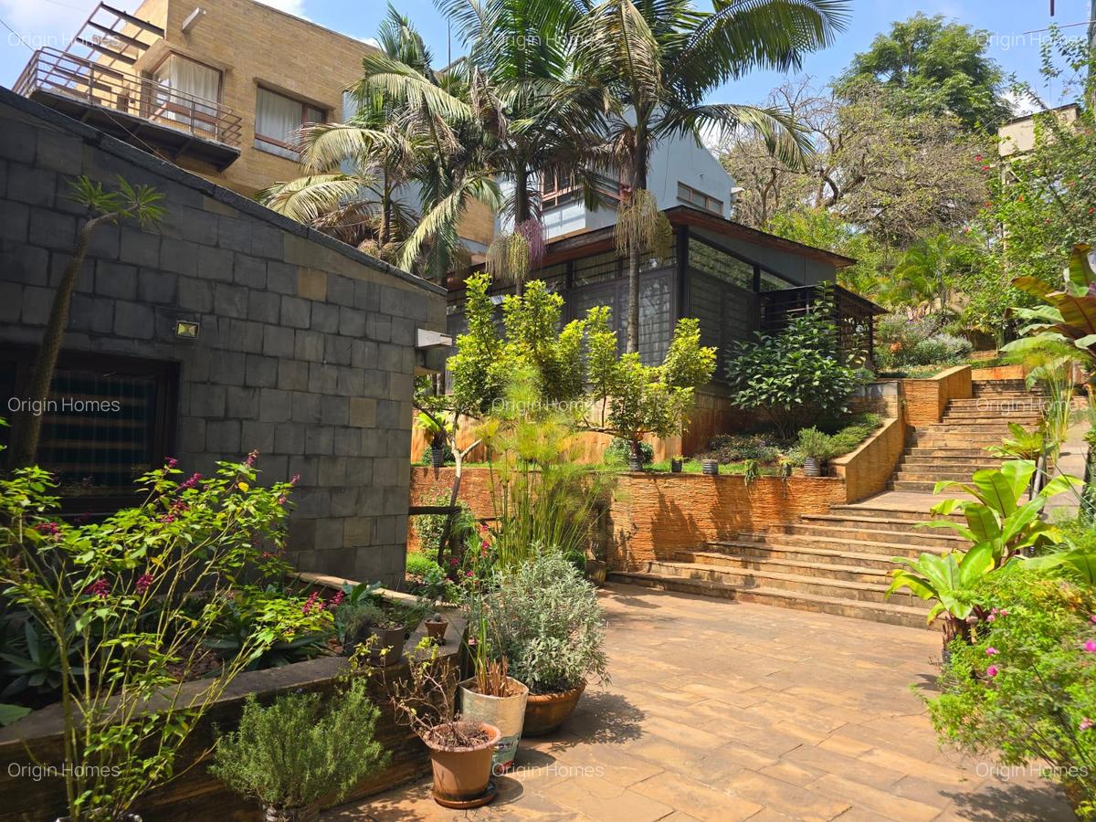 3 Bed Townhouse with En Suite at Spring Valley - 19