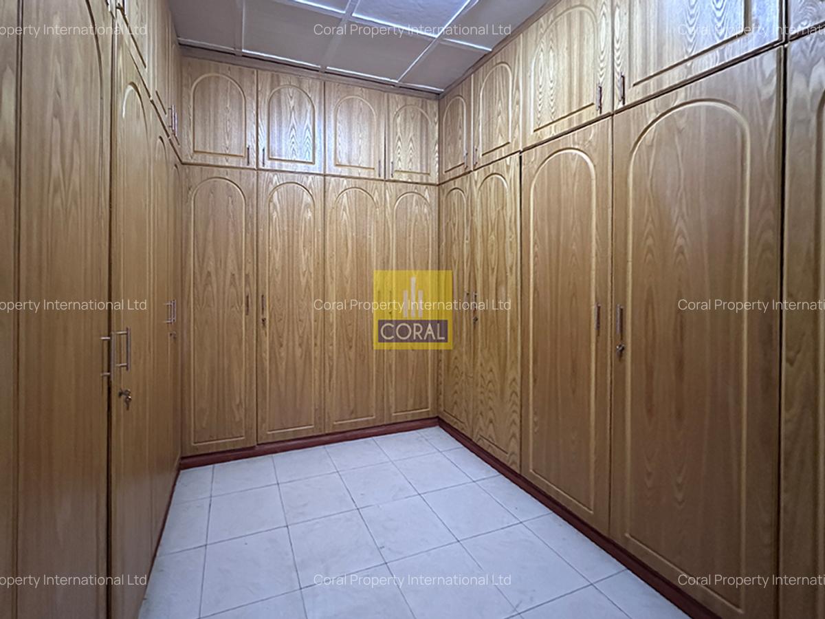 5 Bed House in Runda - 20