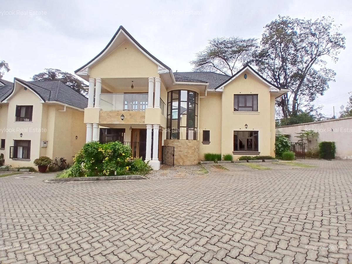 4 Bed Townhouse with En Suite at Lavington - 2
