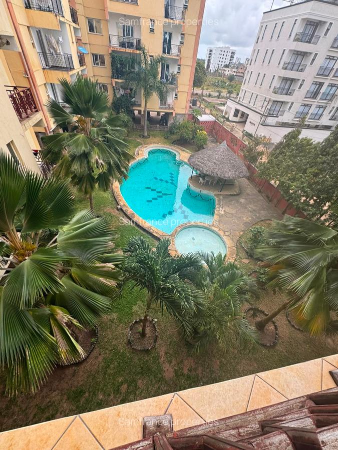 Serviced 2 Bed Apartment with En Suite at Serena Road - 8