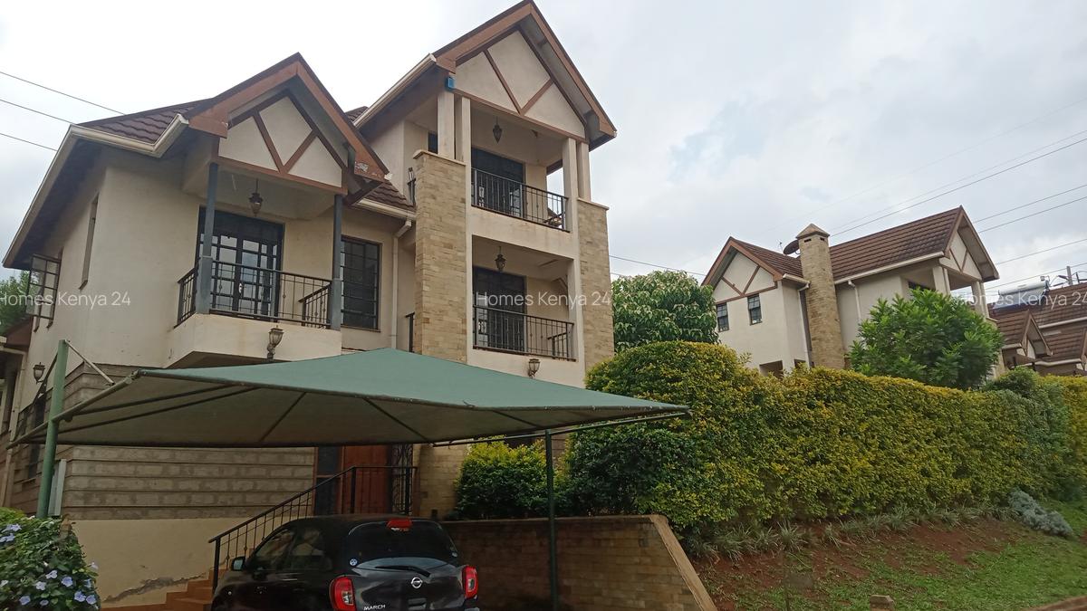 4 Bed Townhouse in Redhill - 4