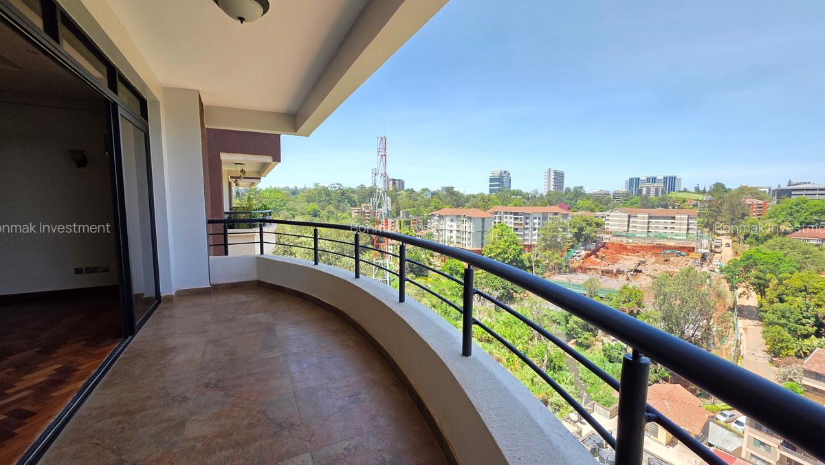 4 Bed Apartment with En Suite at Riverside Drive - 8