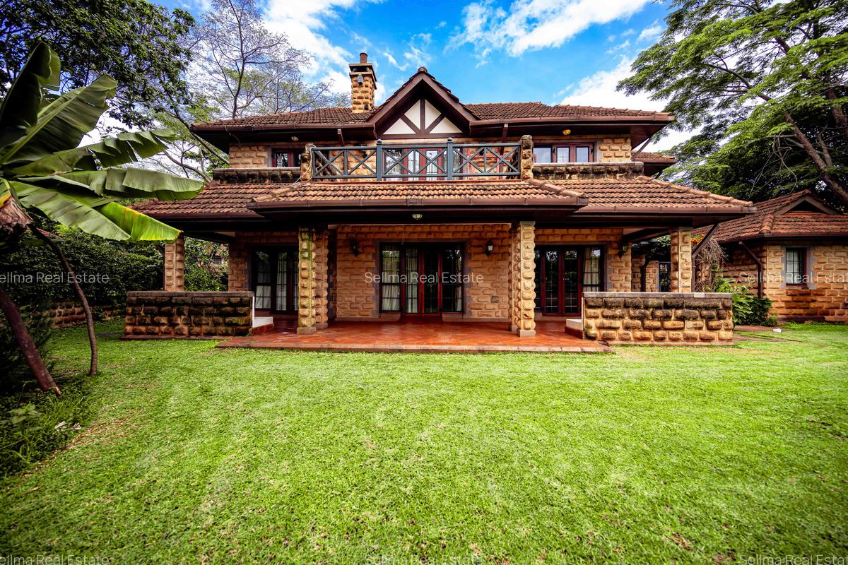 4 Bed House with En Suite at Windsor - 1