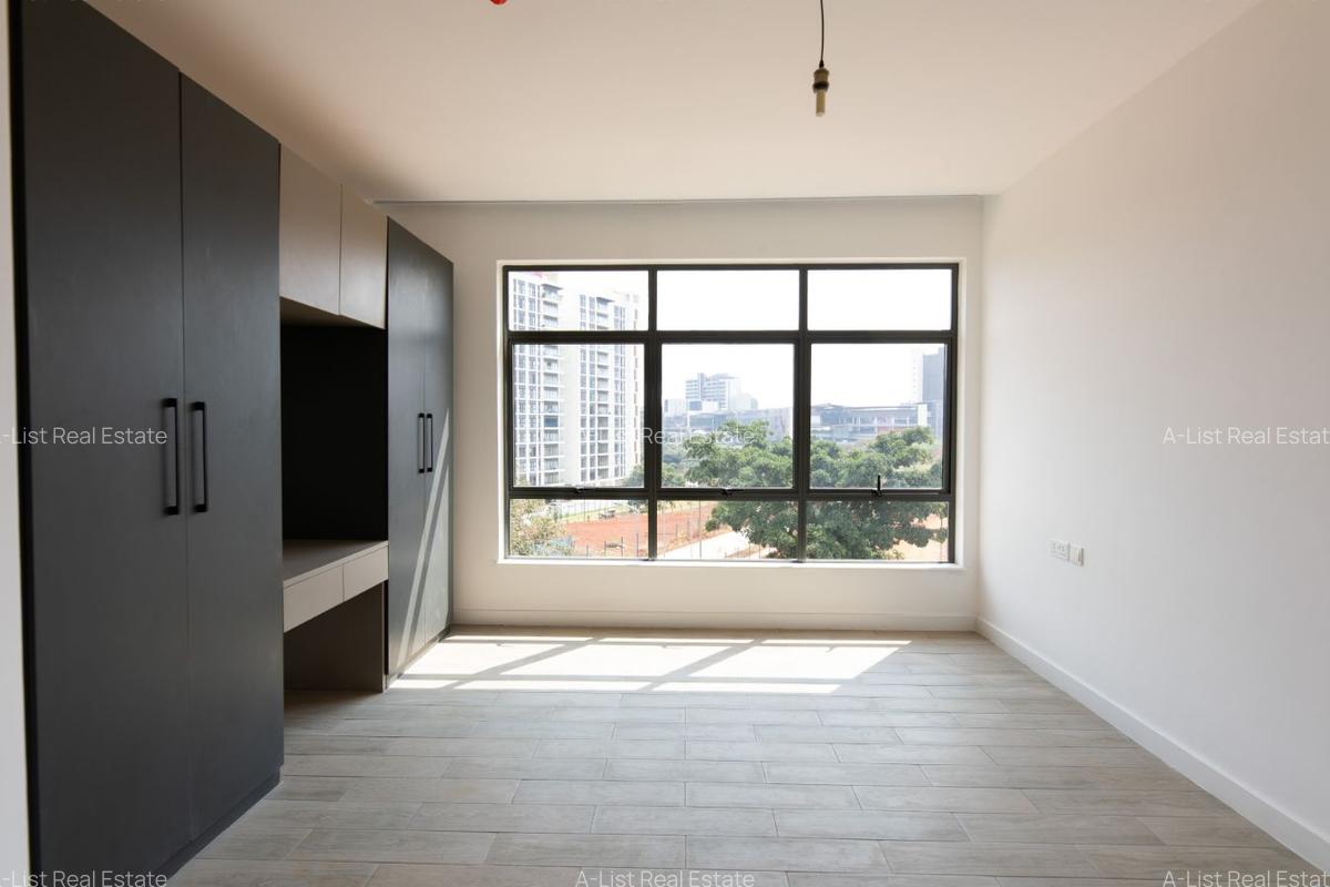 4 Bed Apartment with Swimming Pool at Two Rivers - 18