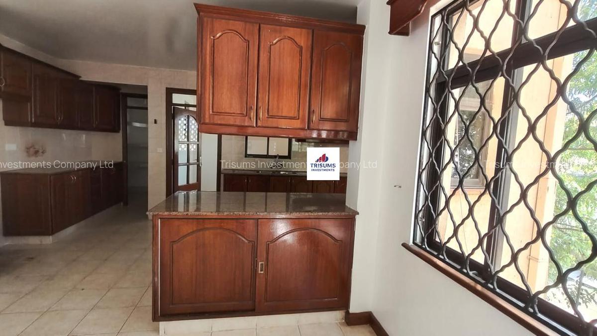 4 Bed Apartment with En Suite in Westlands Area - 11