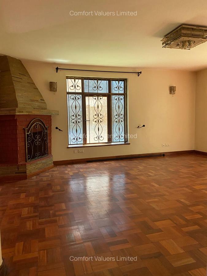 6 Bed Townhouse with En Suite at Near State House Road - 3