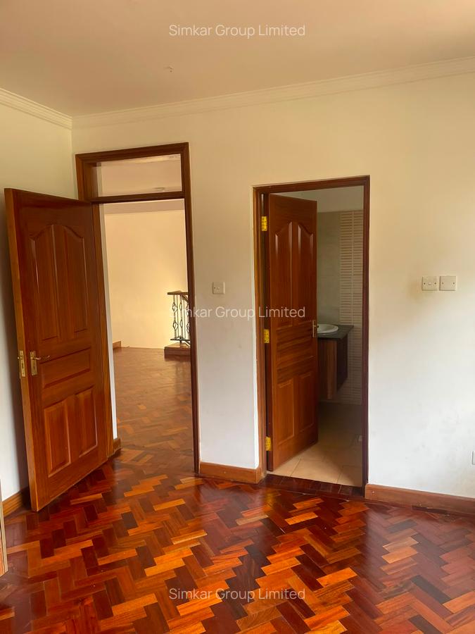 5 Bed Townhouse with En Suite at Kitisuru West - 16
