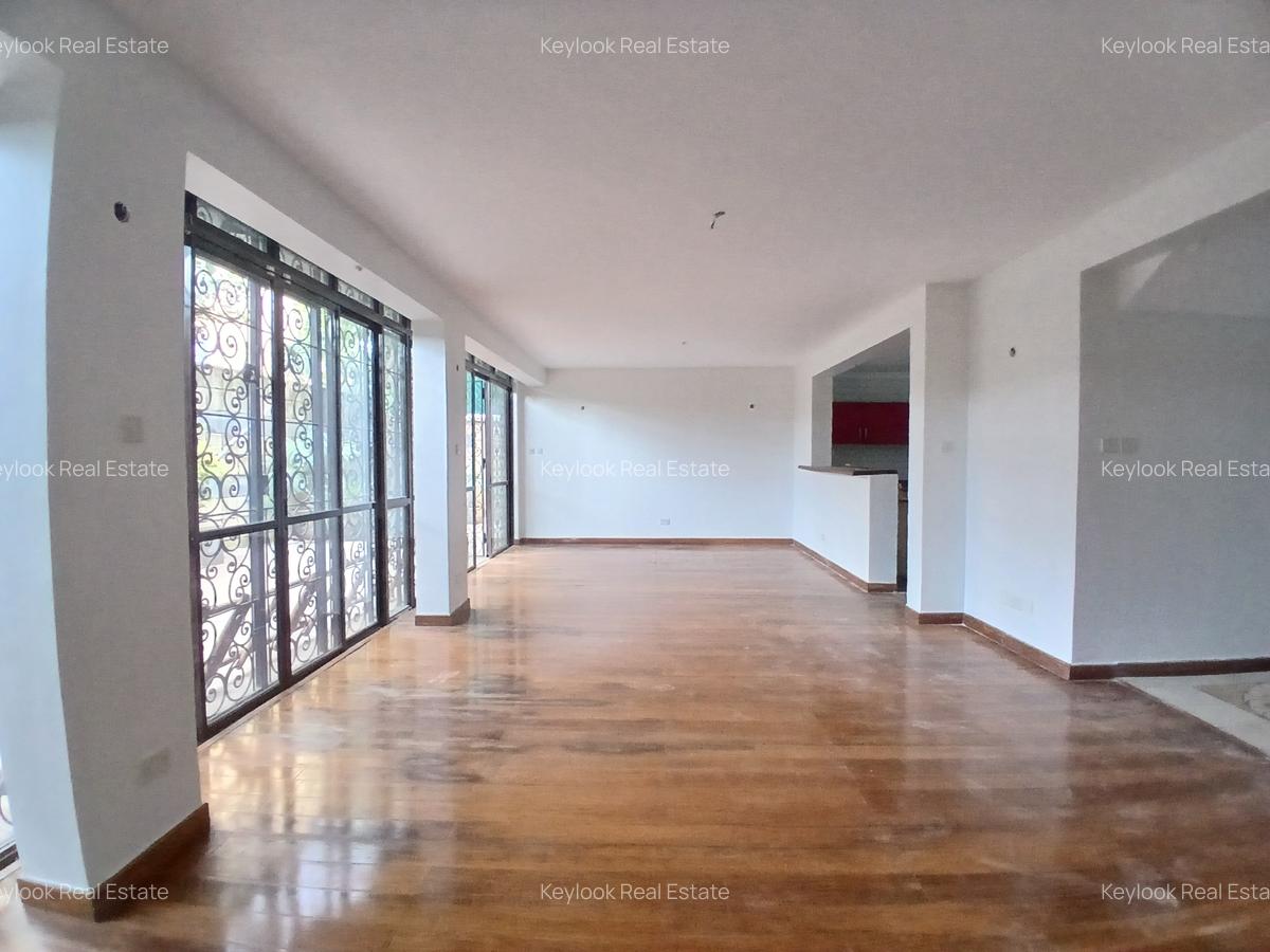 5 Bed Townhouse with En Suite at Convent Drive - 12