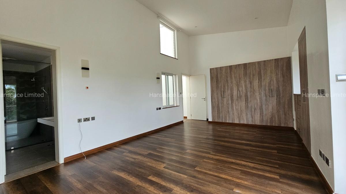 4 Bed Villa with En Suite in Lavington - 9