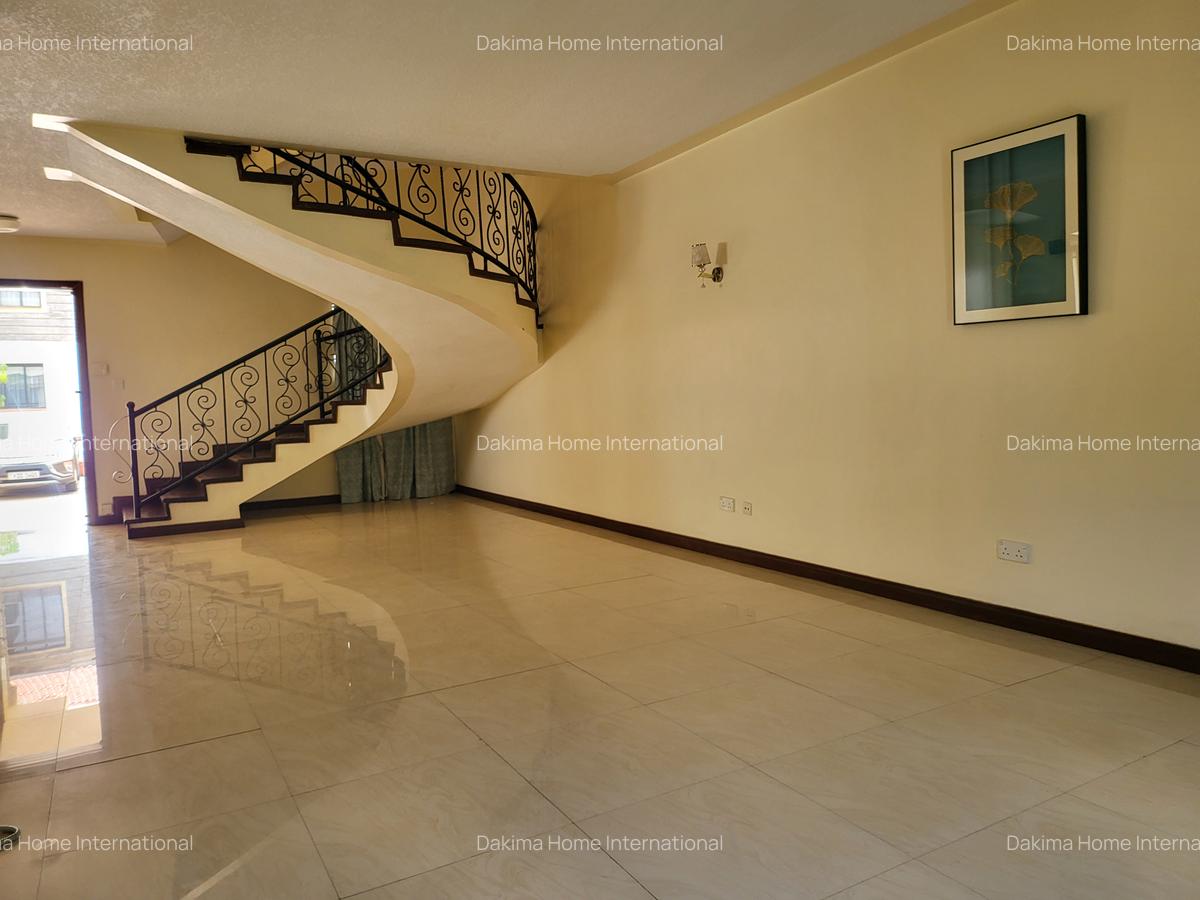 4 Bed Townhouse with En Suite in Brookside - 5