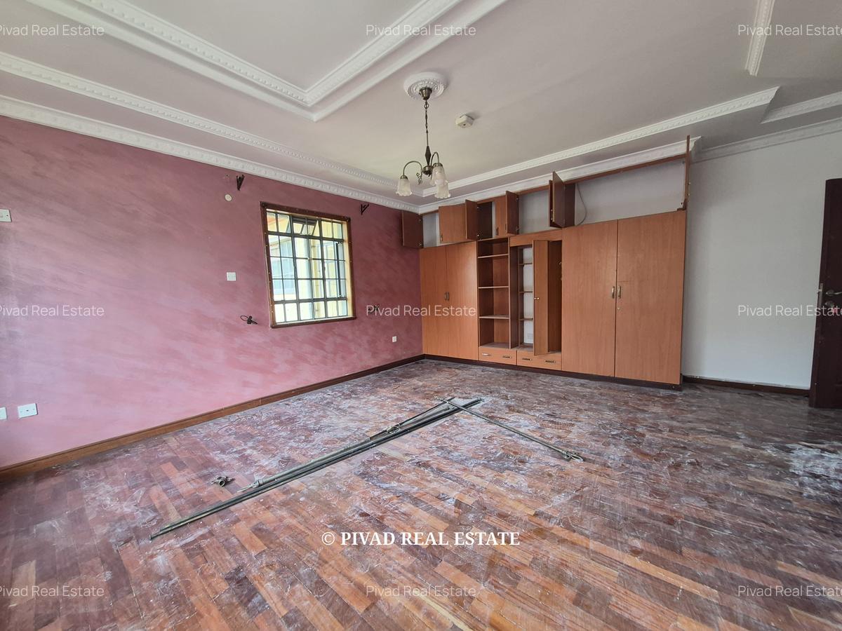 5 Bed House with Garden in Runda - 9