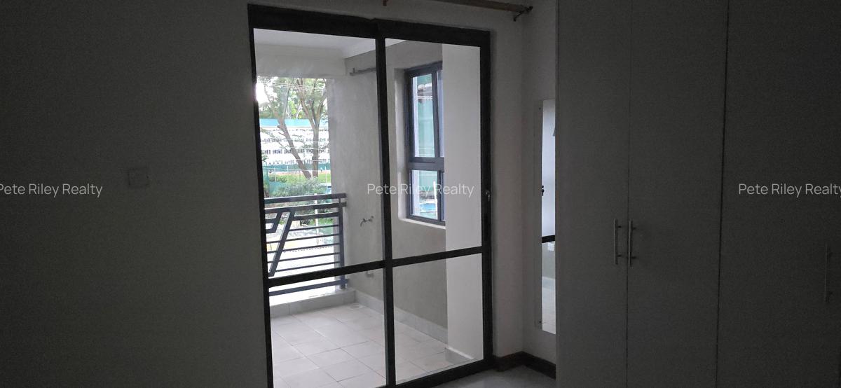 2 Bed Apartment with En Suite at School Lane - 11