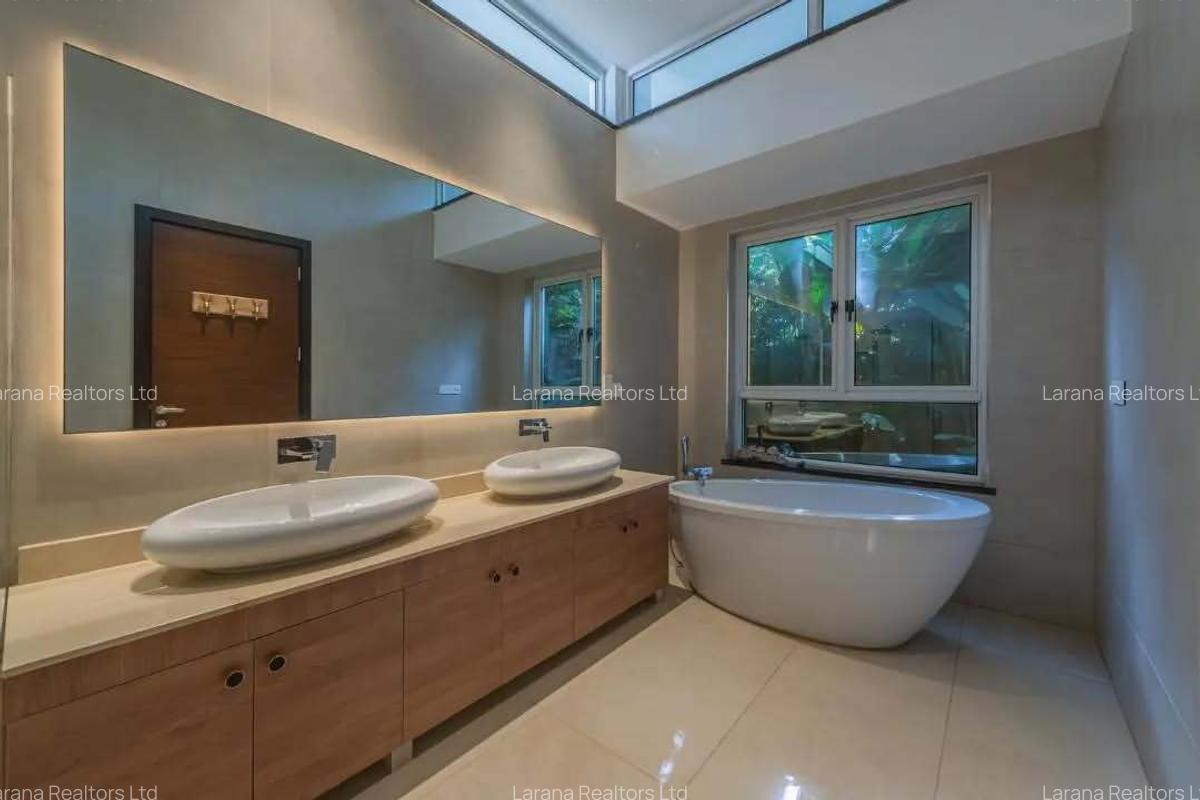 4 Bed Villa with En Suite at Runda - 6