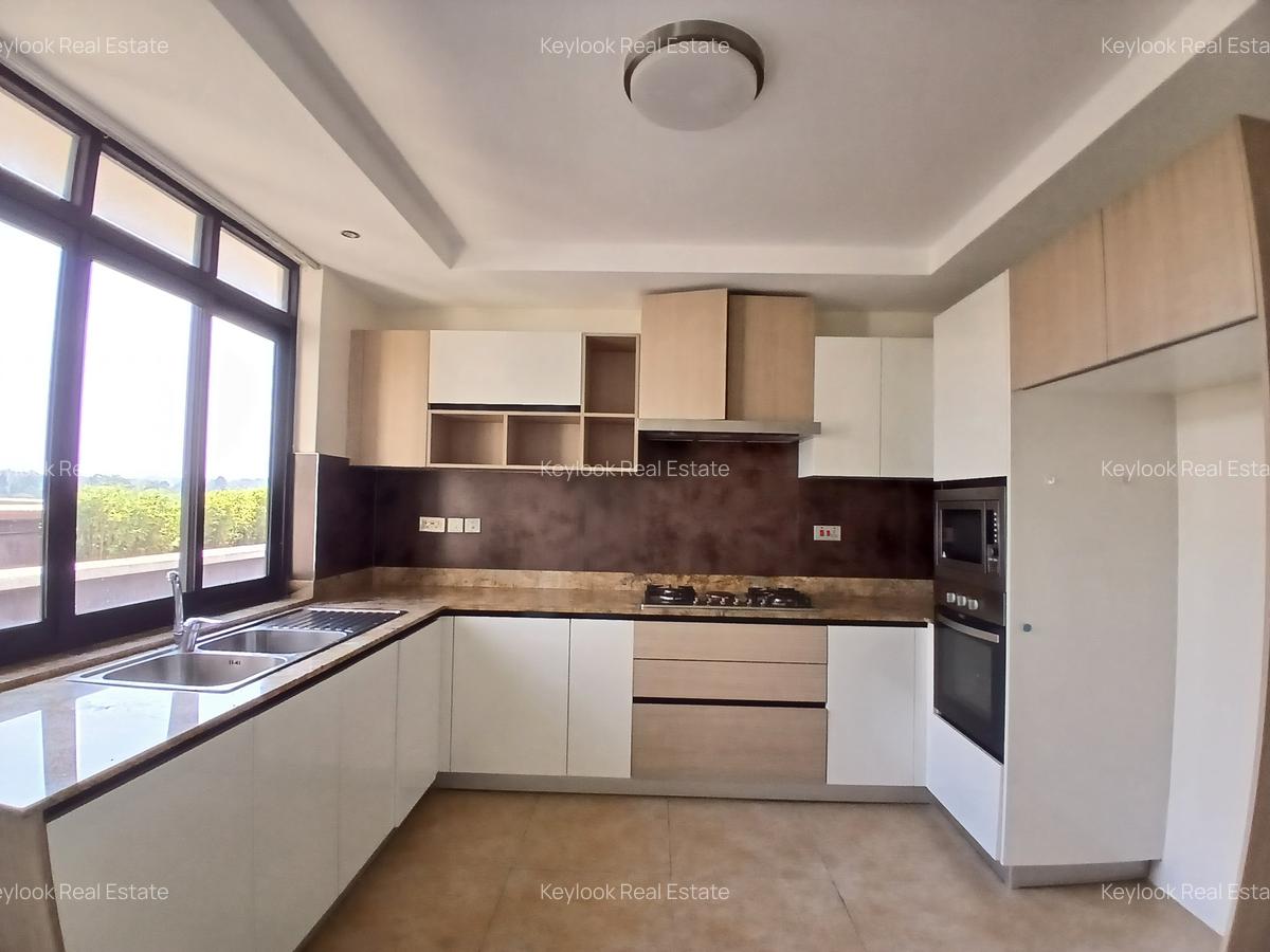 3 Bed Apartment with En Suite in Riverside - 1