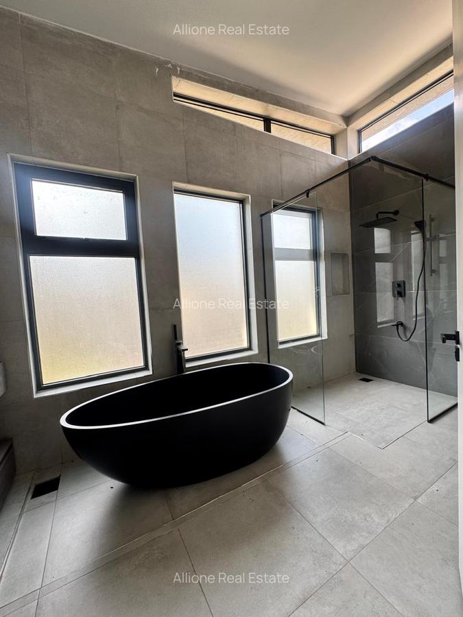 5 Bed Townhouse with Garden at Close To The Un Headquarters - 14