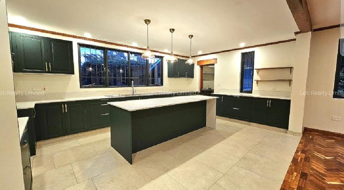4 Bed Townhouse with En Suite in Lavington - 4