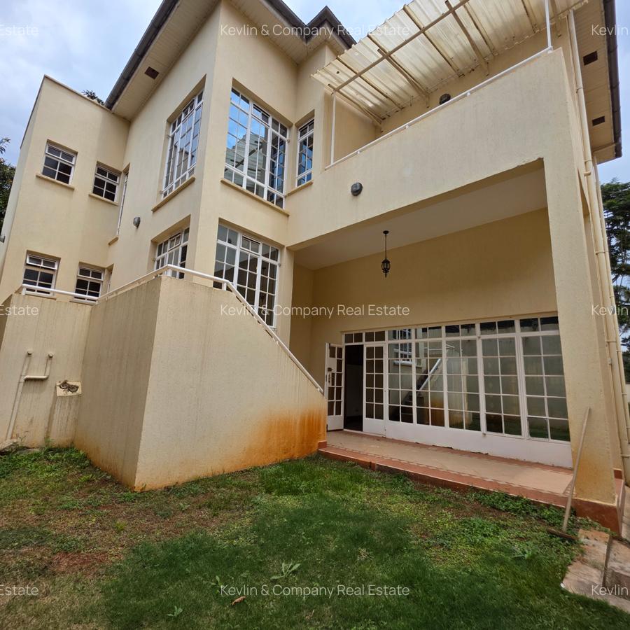 4 Bed Villa with En Suite in Kyuna - 19
