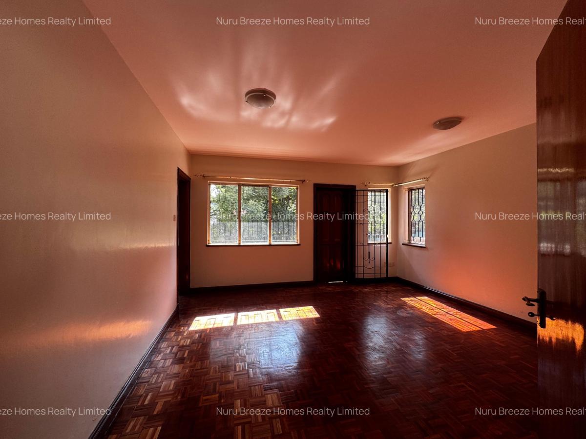 4 Bed Townhouse with En Suite in Spring Valley - 19