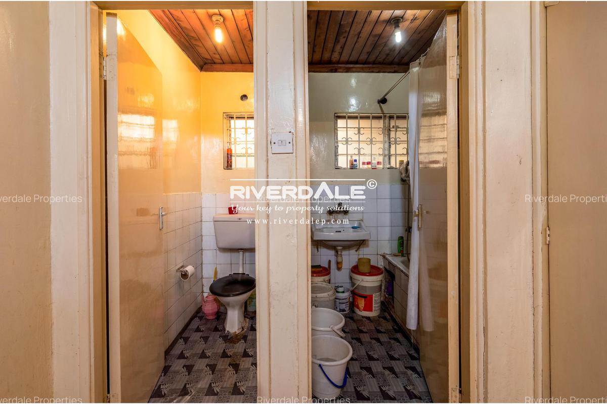 5 Bed Townhouse with En Suite in South B - 6