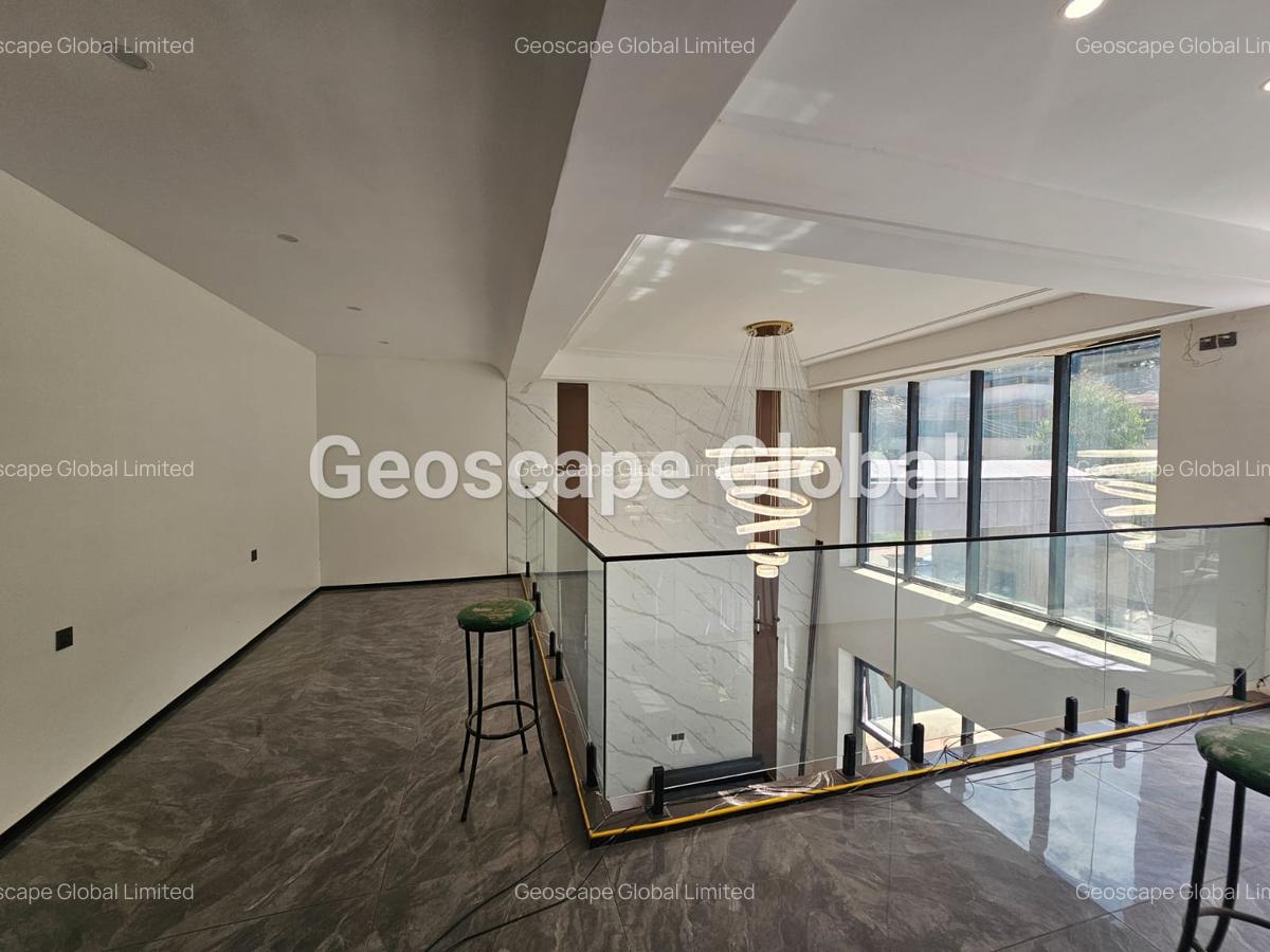 5 Bed Townhouse with En Suite in Lavington - 6