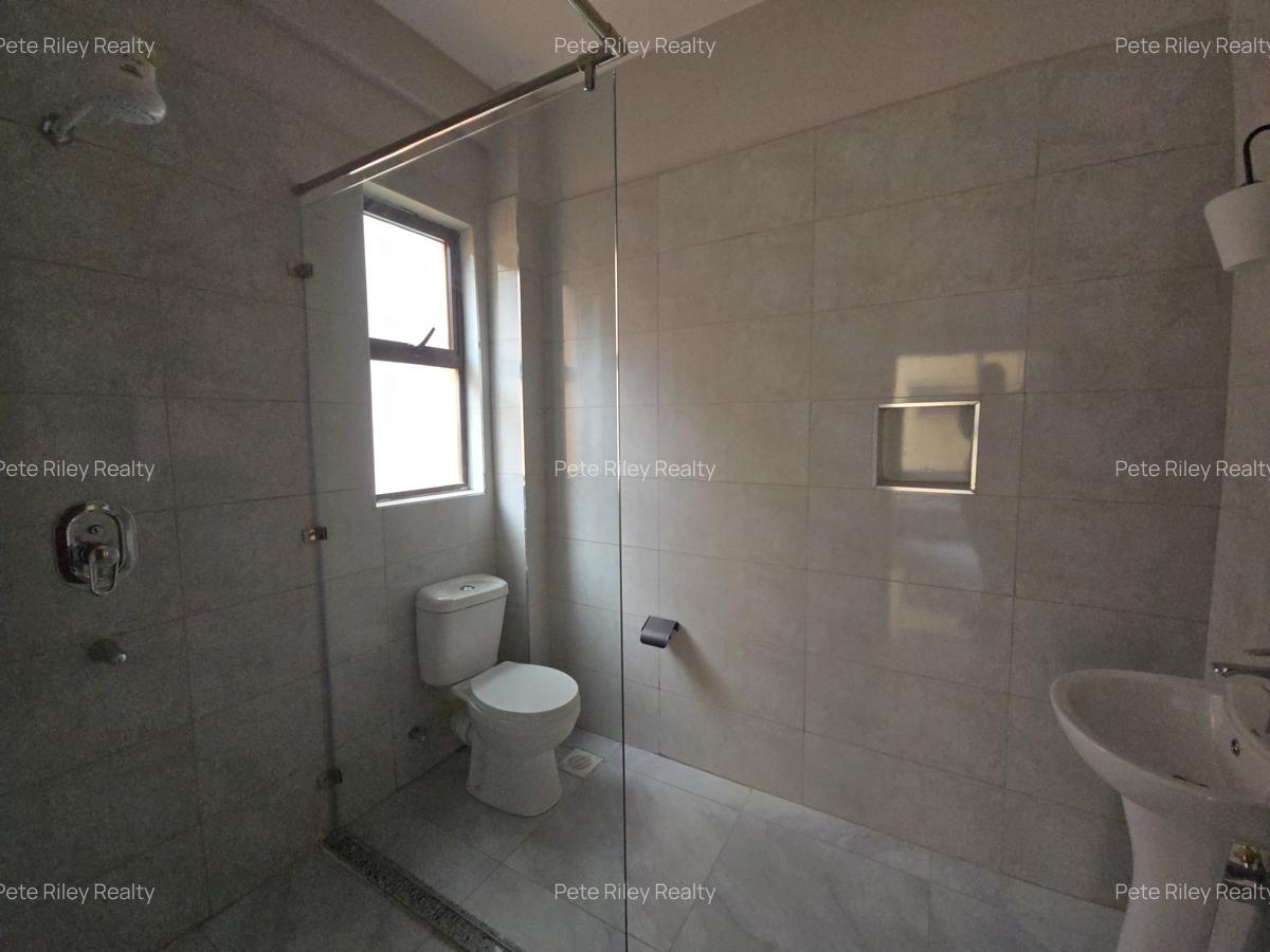 2 Bed Apartment with En Suite at School Lane - 13