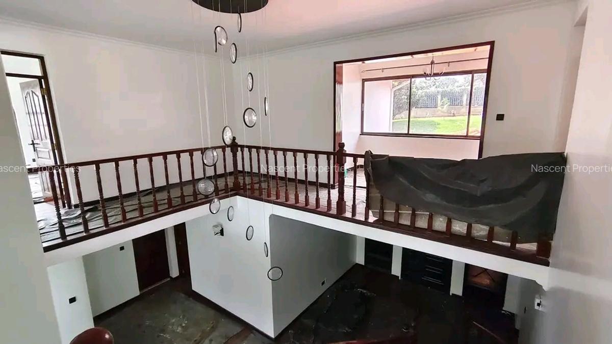 5 Bed Villa with En Suite in Ridgeways - 4