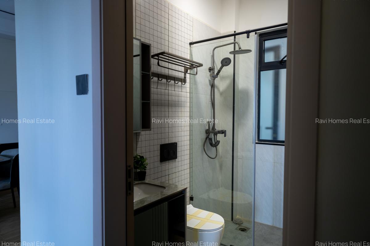 1 Bed Apartment with Swimming Pool at Wood Avenue - 2