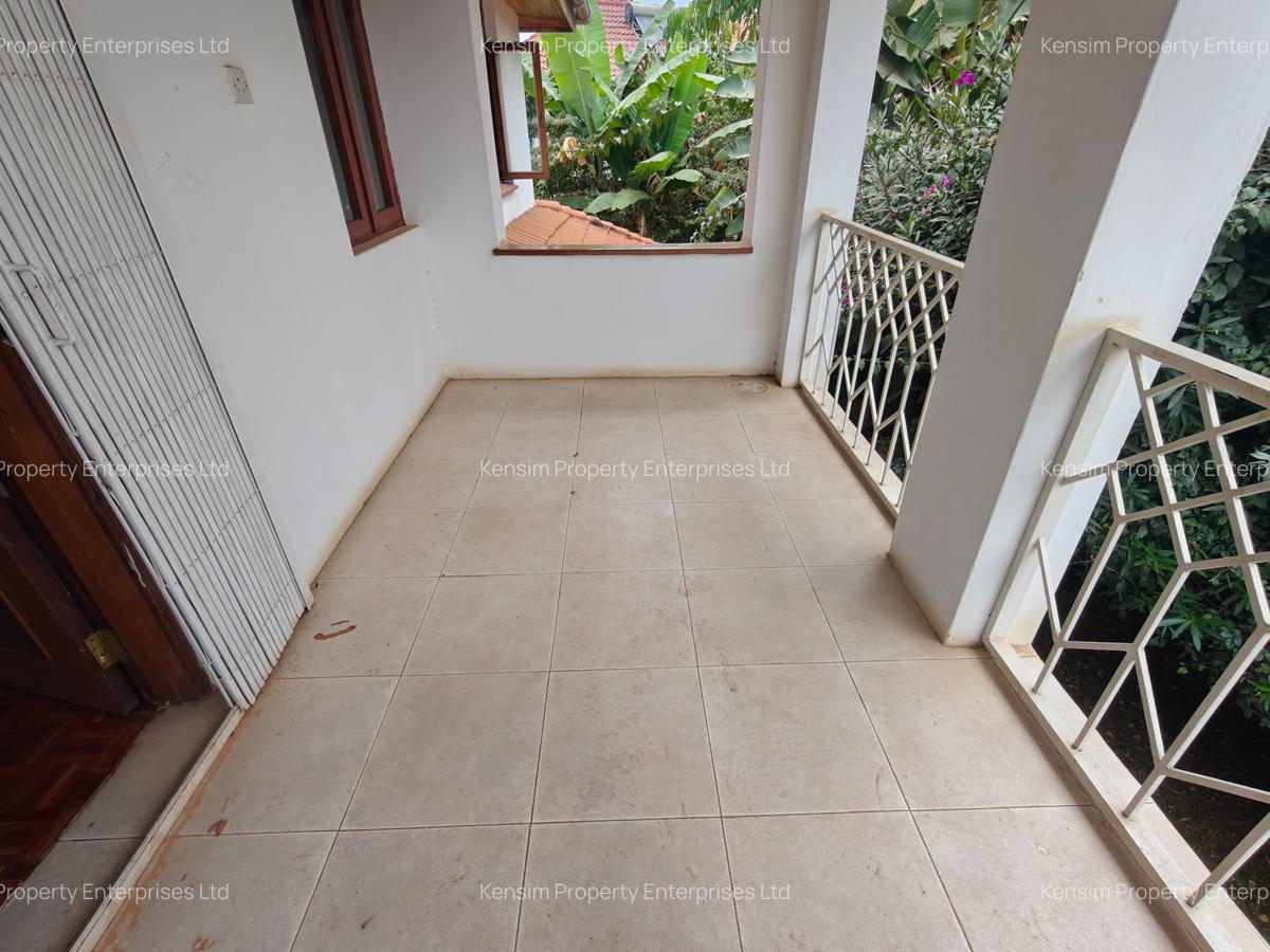 4 Bed Townhouse with En Suite in Lavington - 17