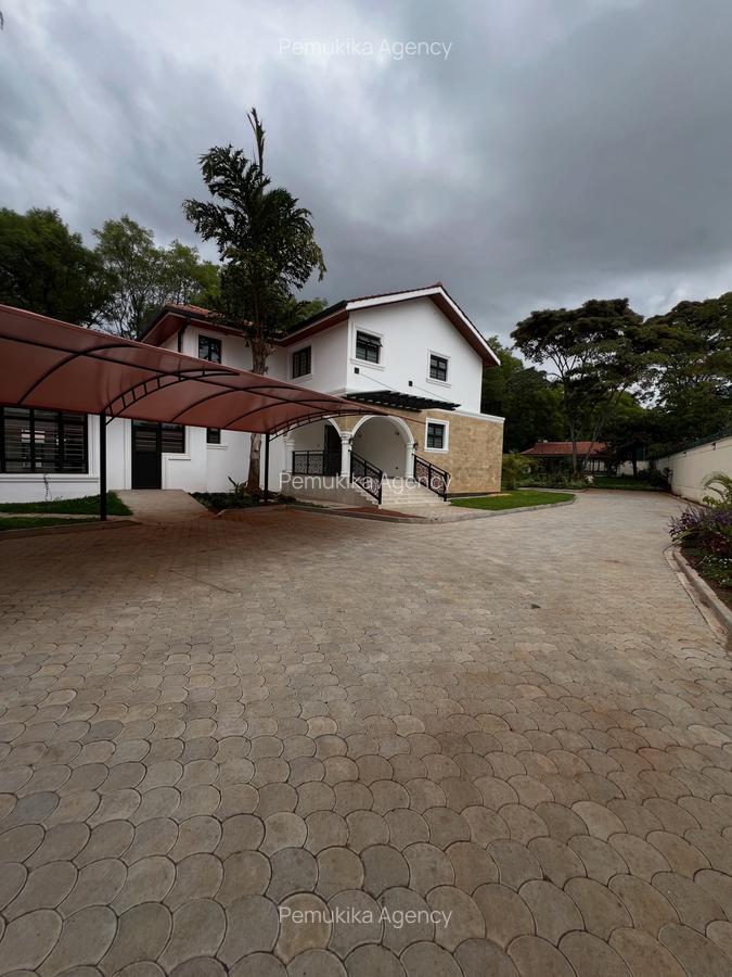 7 Bed House with En Suite in Runda - 10