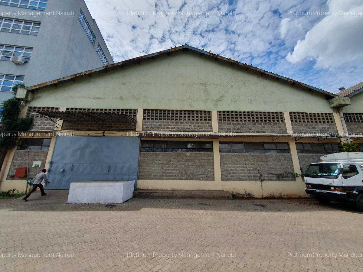 9,800 ft² Warehouse with Service Charge Included at Baba Dogo Rd - 10