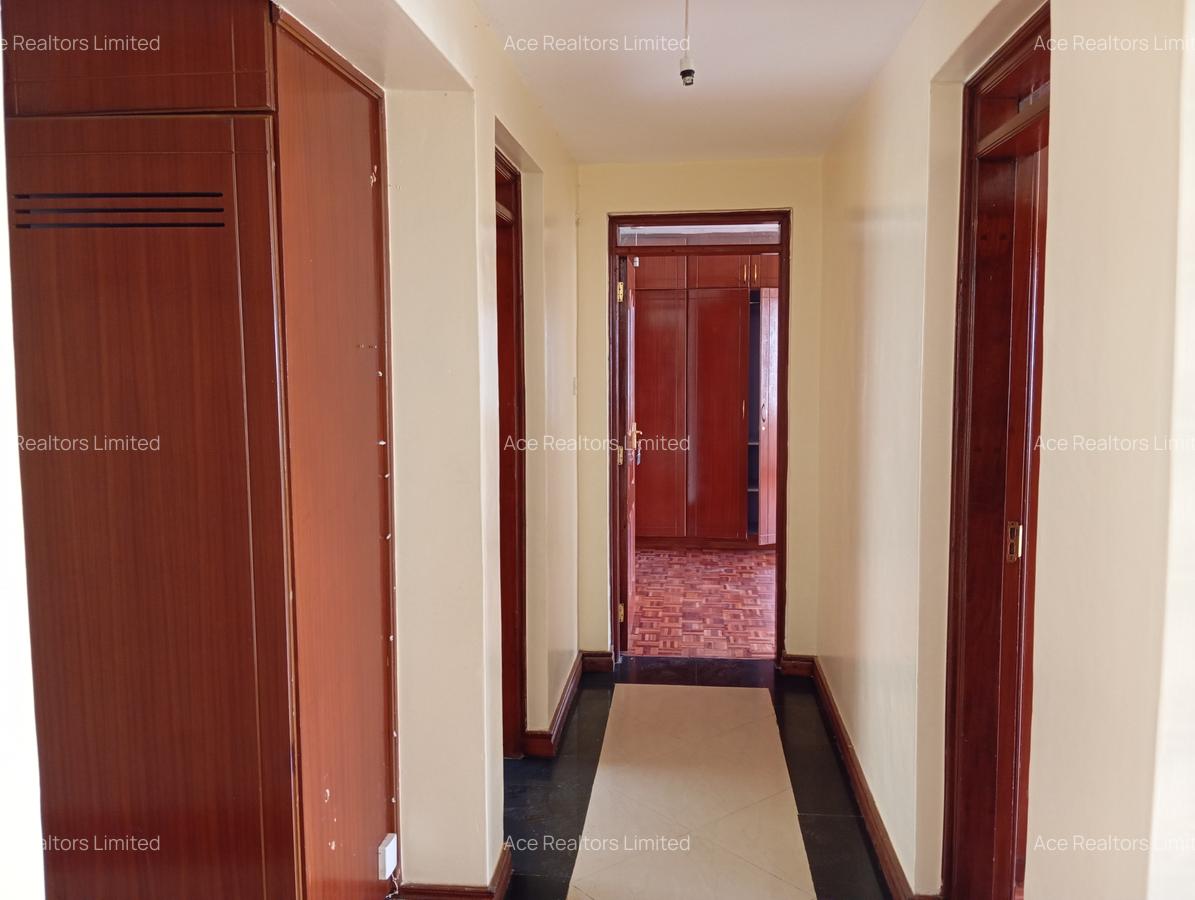 3 Bed Apartment with En Suite at Valley Arcade - 8