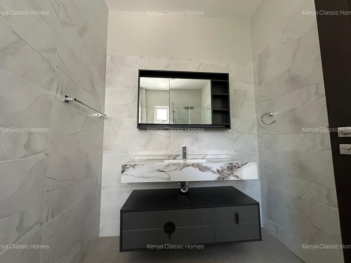 3 Bed Apartment with En Suite at Riverside - 5