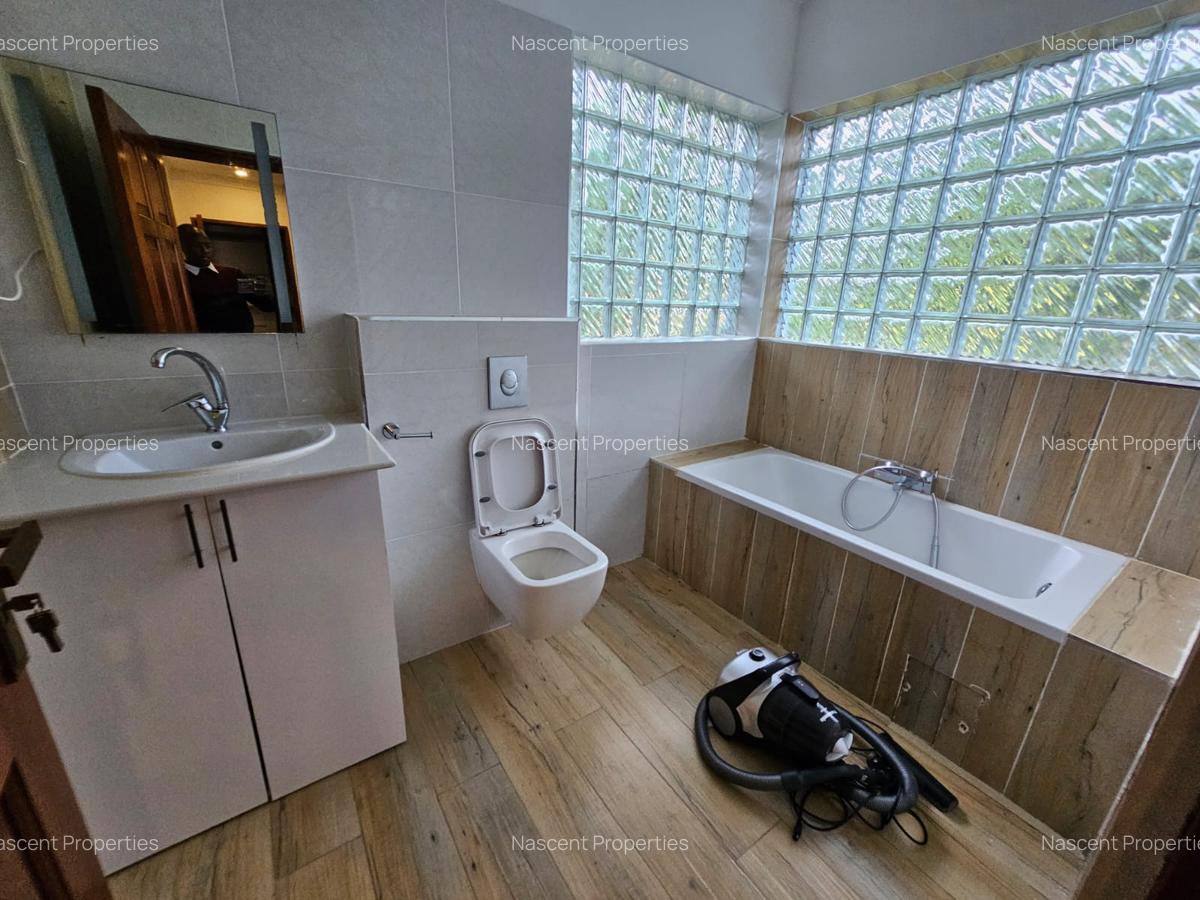 6 Bed House with En Suite in Runda - 5