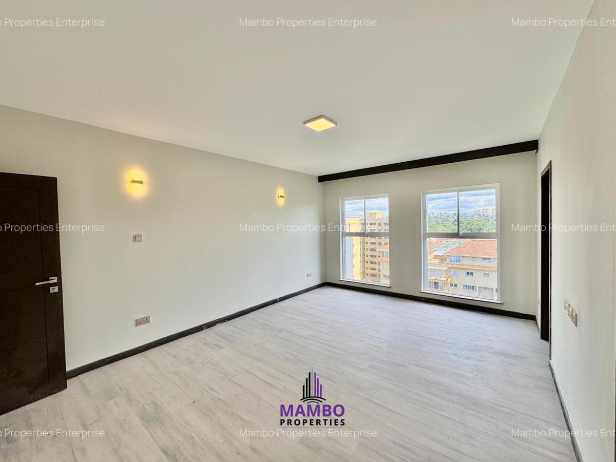 3 Bed Apartment with En Suite at Riverside Dr - 8