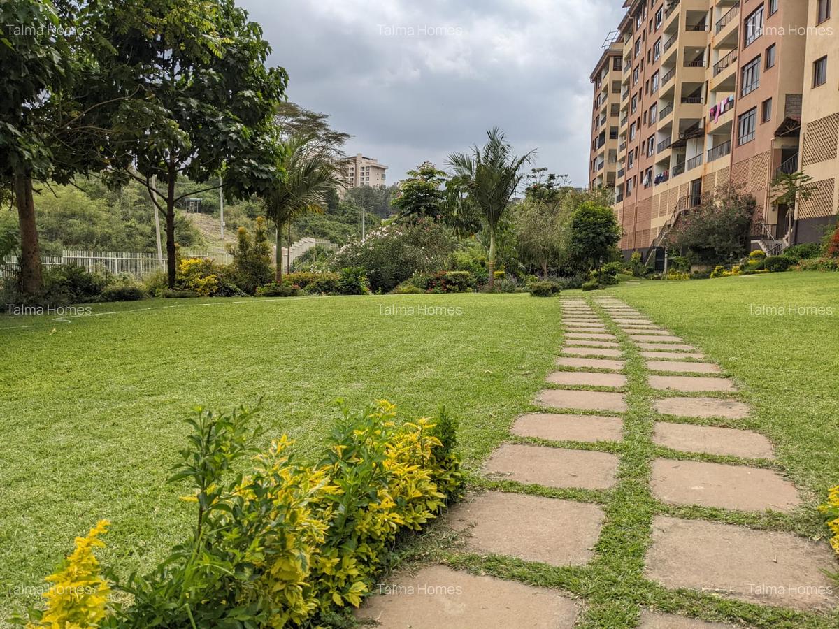 4 Bed Apartment with En Suite at Facing Statehouse - 1